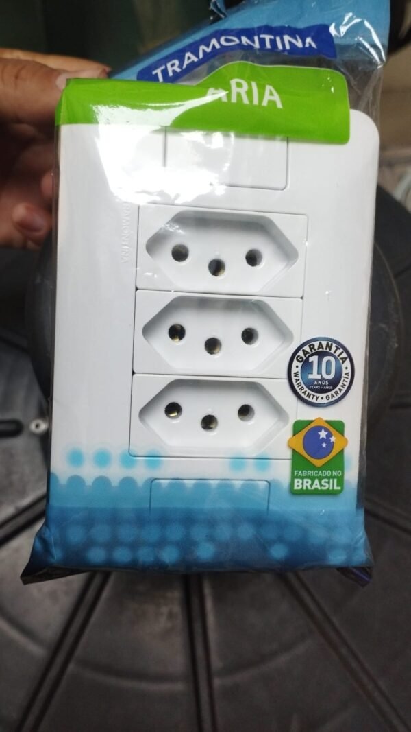 CJ 3 TOMADAS 2P+T 10A/250V ARIA BRANCA